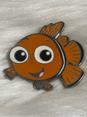 Disneyland Resort Paris & Pixar 2008 Finding Nemo Trading Pin